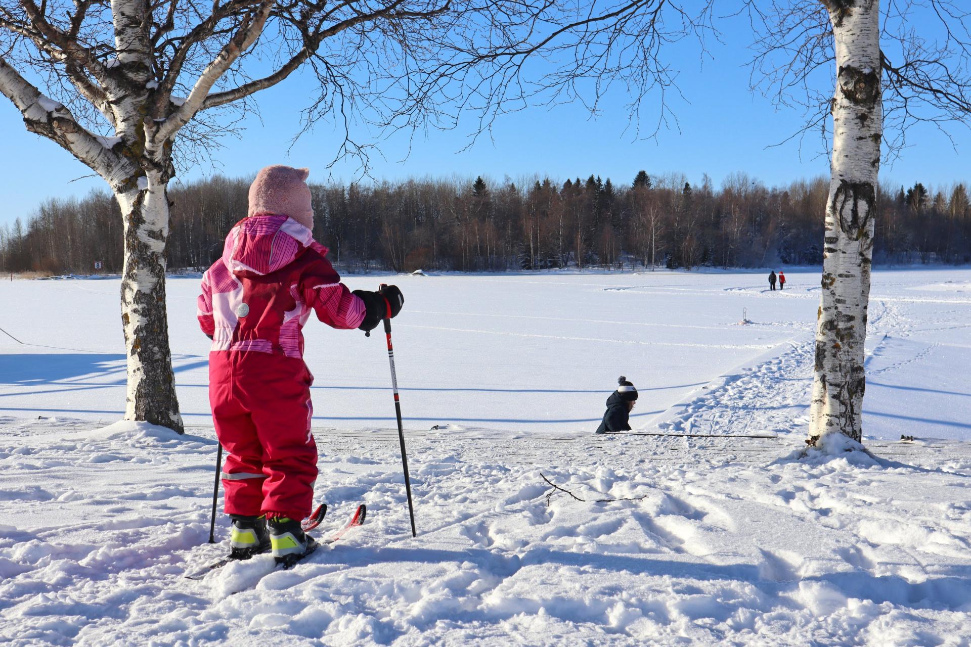 pieni hiihtaja pikkulahdella raahe